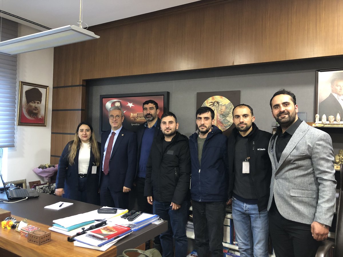 YOLLARIN GÜVENLÍĞİNİ SAĞLAYAN BAKIM VE TRAFİK TEKNİK GÖREVLİLERİ ULASTIRMA VE TRAFiK
TEKNÍKERLERİ KARAYOLLARI GENELMÜDÜRLÜĞÜNDEN EN AZ 1.000KİŞİLİK ALIM BEKLEMEKTEDİR. ZİYARETLERİ İÇİN DE TEŞEKKÜR EDERİM. 
#trafikteknikeriatama