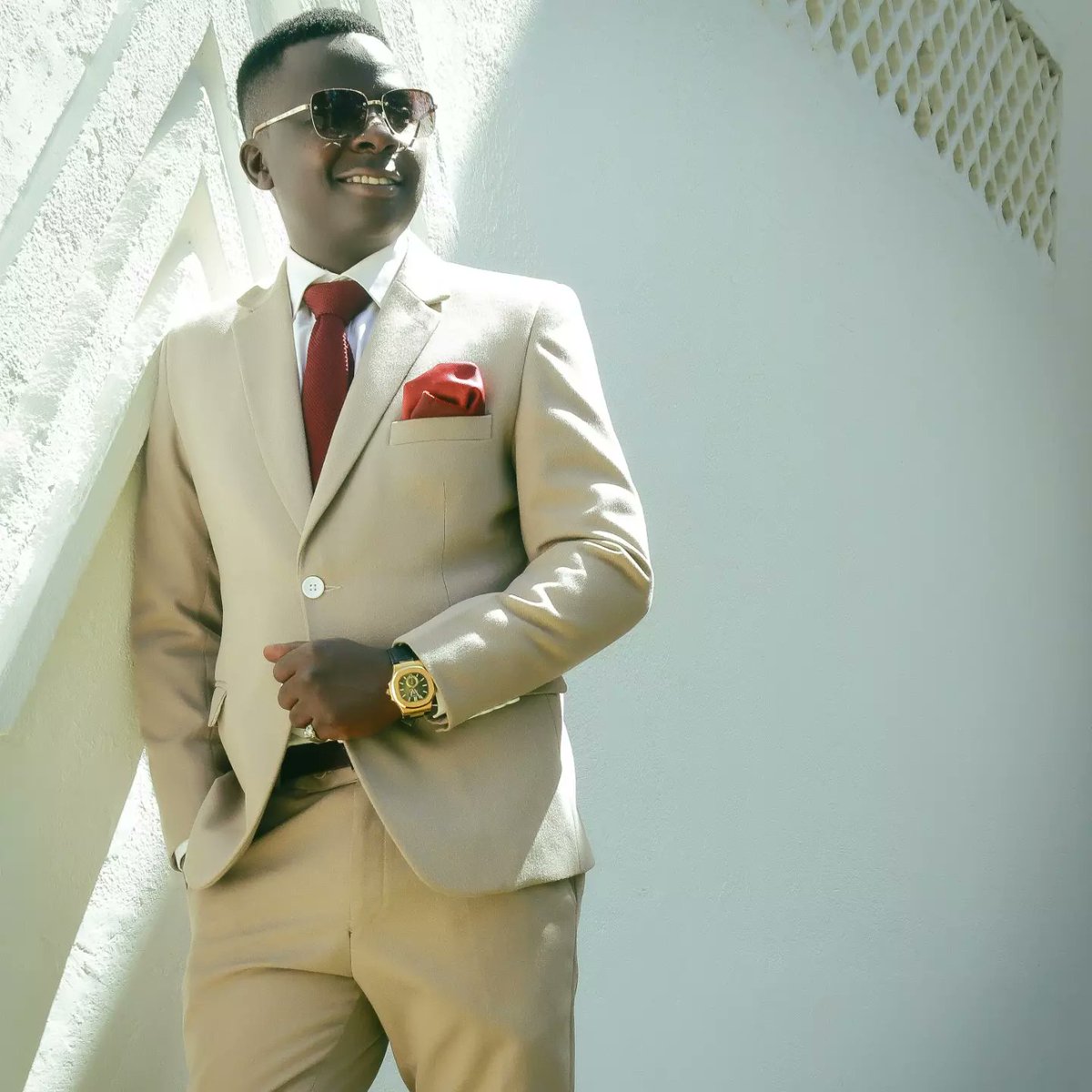56authentique's tweet photo. Get that Tan Suit, it goes a long way. 

#MrAuthentique #56Authentique #AuthentiqueSartorial #Authentique #BeAuthentique #StayAuthentique #KenyanExcellence #Bespoke #MadeinKenya https://t.co/6aiYC6axCq