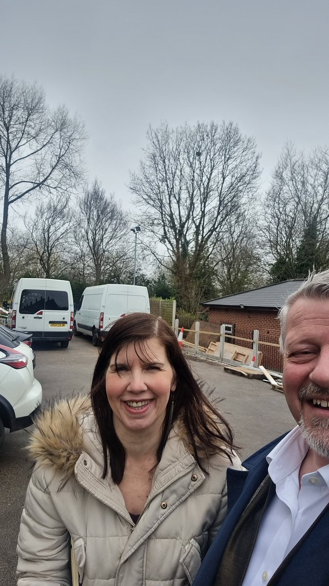 @ConcreteFuture we take community & partnership working very seriously. On site this morning with @StaffsPolice ASB Problem Solver & Crime Prevention. Great to bounce ideas around to help protect residents & wider community
#makehomelessnesshistory
#LoveStoke
@SoTCityCouncil