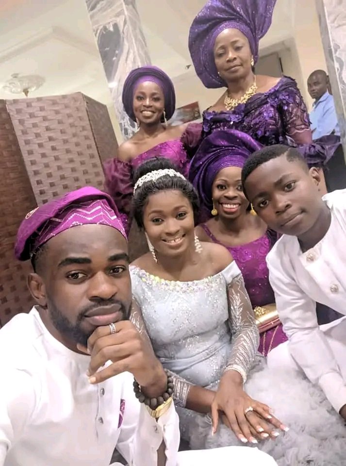 Godswill003's tweet photo. Mrs Affiong Imaobong Anwana is the name, a mother of 5 beautiful children,hardworking mother filled with energy and smiles.She needs 15million for her heart surgery, so we need all the help we can get to save her. Tweets, Retweets, donations will go a long way๐.
#HeartForIma https://t.co/Grk7isjKc7