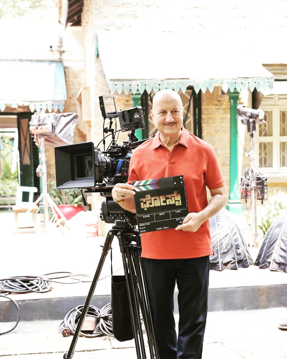 IamHCB's tweet image. Snaps from #Ghost Sets
@AnupamPKher @NimmaShivanna @lordmgsrinivas 

#DrShivarajkumar #DrShivanna #Shivanna #AnupamKher