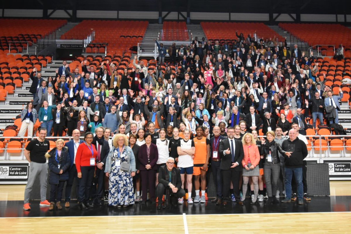 _MathildeRoy's tweet image. #CongresUncass qui se termine avec de belles tables rondes et rencontres très riches. Merci @Galut, @Carvounas et @unccas pour ces deux jours très riches