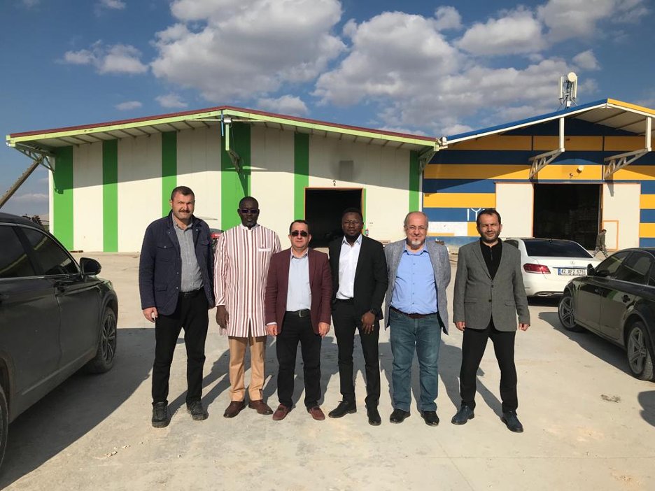 Danışmanlığını yaptığımız Tekyatağanlı (ABOLLO) ve misafirleri Burkina Faso Tarım Bakanı Sn. Denis OUEDRAOGO ile birlikte Konya’da modern tarımın örnek işletmelerinden Asya Lale’ye yaptığımız ziyaret esnasında Sn. Korkut YETGİN bizleri faaliyetler hakkında bilgilendirdi. #Africa