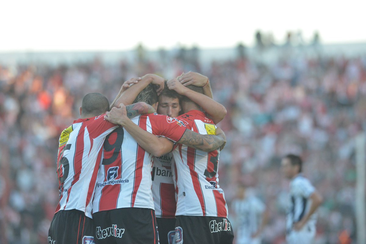 LOS ÚLTIMOS 1️⃣0️⃣ INSTITUTO🔴 - TALLERES🔵
A modo de previa del partido de este domingo, nos propusimos recordar detalladamente todos los partidos oficiales entre La Gloria y la T en lo que va del siglo XXI!
[ABRO HILO]