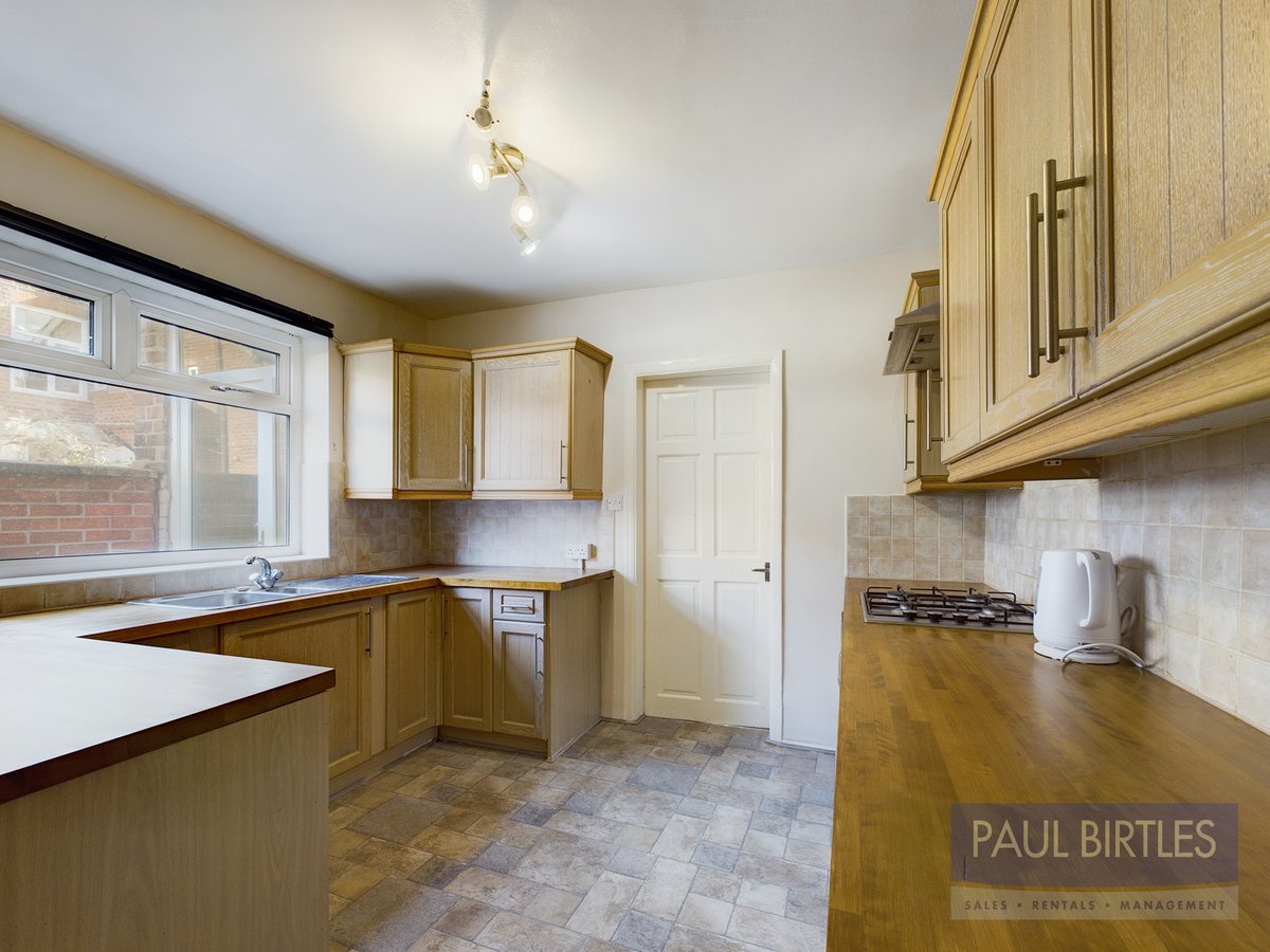 ⭐NEW FOR SALE ⭐

📍 Cavendish Road, M32

*A SUBSTANTIAL THREE BEDROOM END TERRACED PROPERTY THAT'S CONVENIENTLY SITUATED IN THE EVER POPULAR 'GORSE HILL' AREA OF STRETFORD* 

£270,000

Property Link:

paulbirtlesestateagents.co.uk/properties-for…