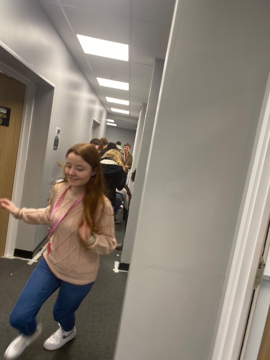 Holyrood Sixth Form tweet media