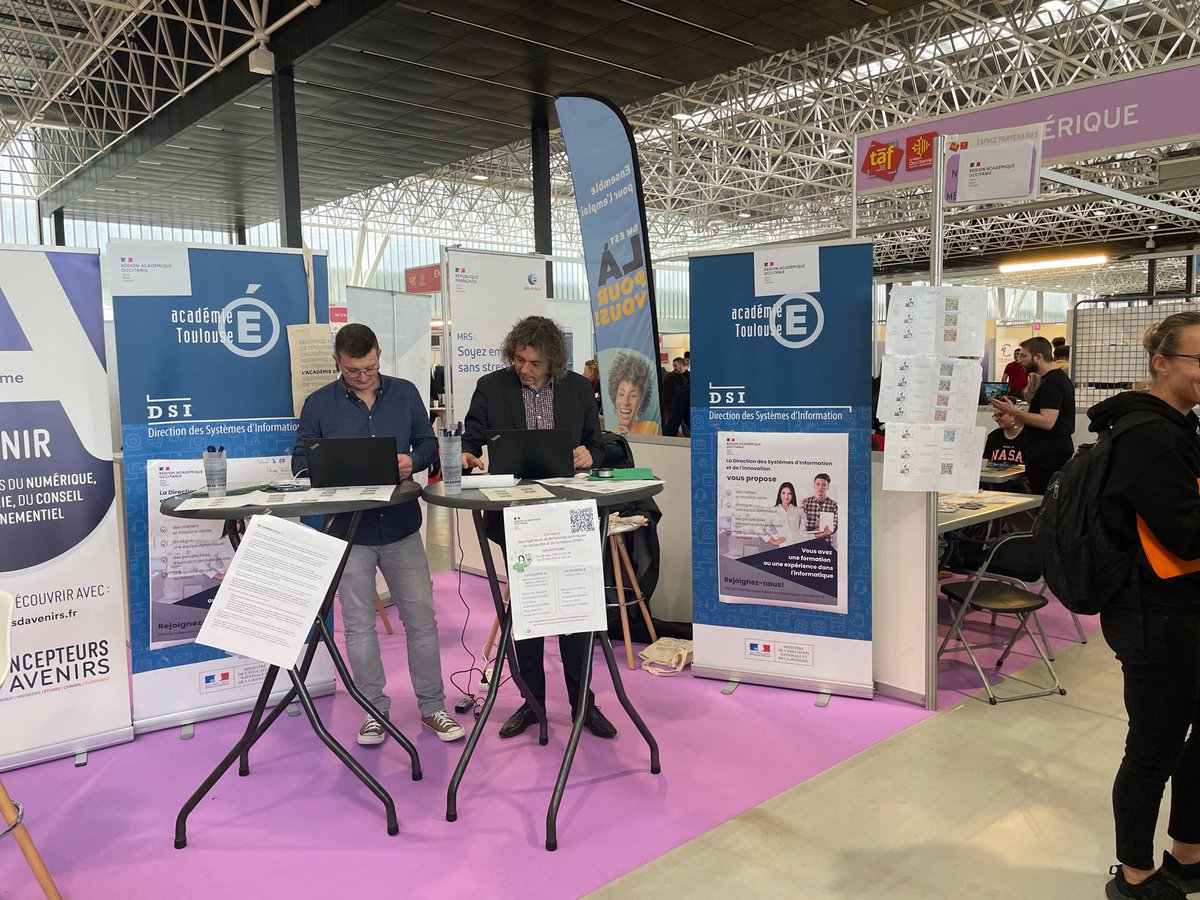 #salonemploi #TAF  nouveau stand. 
Venez nous rencontrer ou transmettez vos CV à dsii.recrutements@region-academique-occitanie.fr