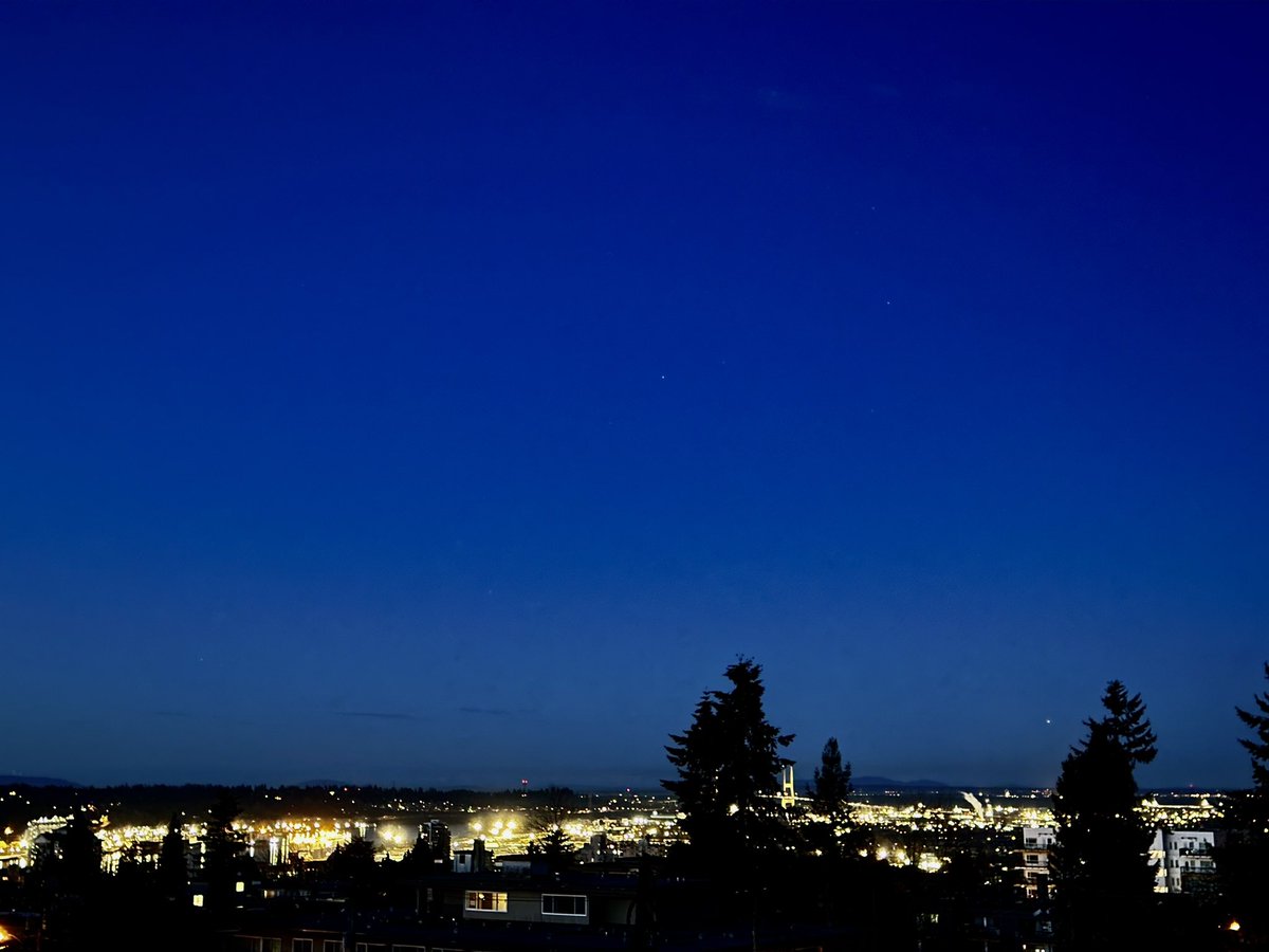 Kenn Cawker (@cawkerkenn) on Twitter photo Good morning from New Westminster where we see that delicious glow that <a href="/CBCGloria/">Gloria Macarenko</a> alluded to earlier. <a href="/_LaurenceWatt/">Laurence Watt</a> <a href="/amybp76/">Amy Bell</a> @CBCStephenQuinn Good morning from New Westminster where we see that delicious glow that <a href="/CBCGloria/">Gloria Macarenko</a> alluded to earlier. <a href="/_LaurenceWatt/">Laurence Watt</a> <a href="/amybp76/">Amy Bell</a> @CBCStephenQuinn