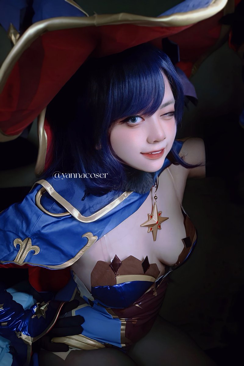 yanami_cos's tweet photo. Isn't fate so nice that it brought you to me? 🧐✨❤️

#genshincosplay 
#hoyocreators https://t.co/WHSpeeGIls