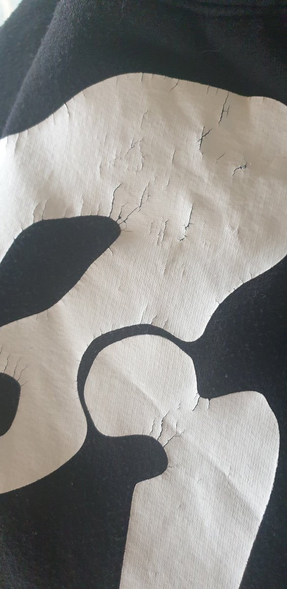 BebeSu's tweet photo. @hm I always buy your skeleton hoodie and jogger set, I am very careful when I wash &amp; dry clothes. Last autumns one had poor quality surface printing that cracked. I'm not bothered to try to return, but just wanted to say, I was sad it wasn't as good as previous years. https://t.co/VPQxP9Qa70