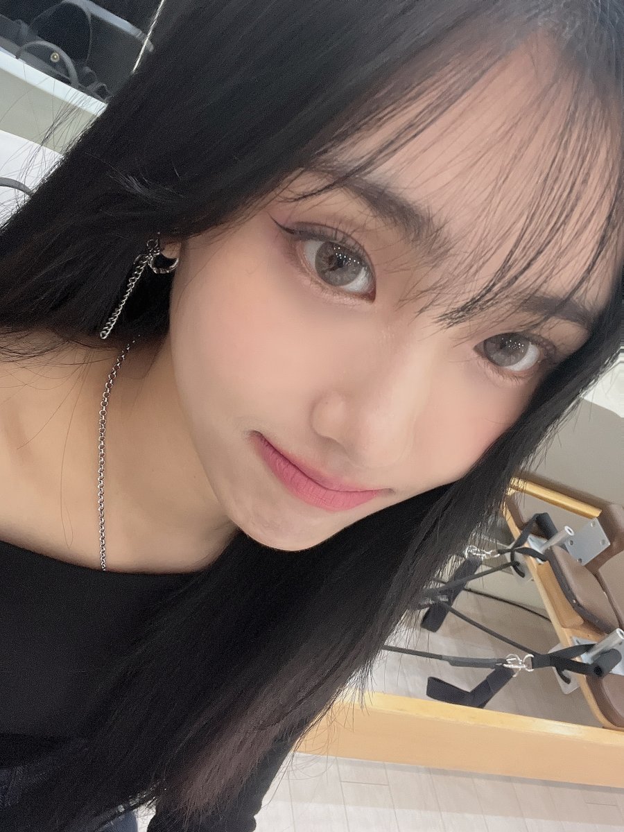 everglowfiIes's tweet photo. 230329 Aisha Weverse update

#AISHA #아샤 #EVERGLOW #에버글로우 @EVERGLOW_twt https://t.co/qgsWCcNwFw
