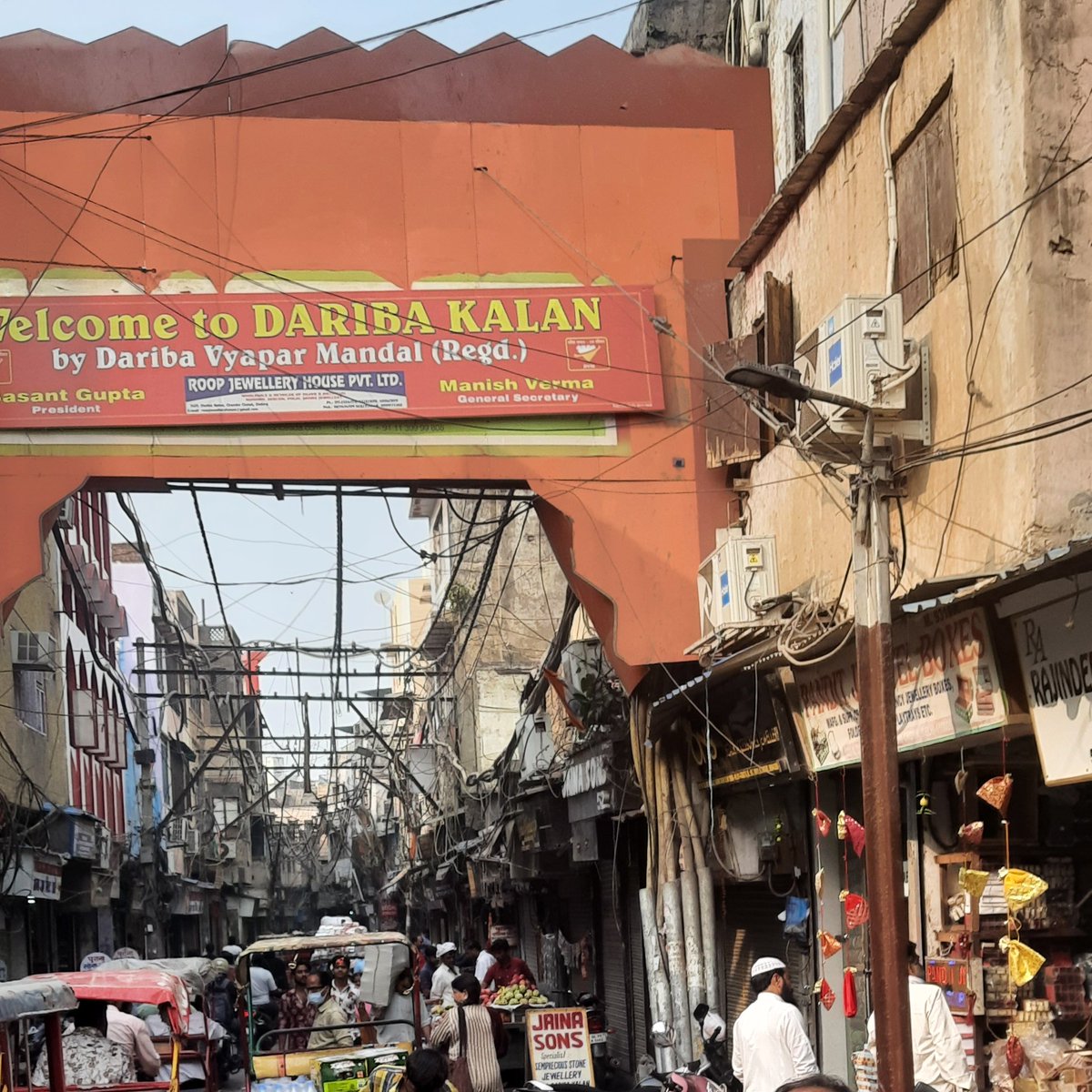 Take a rickshaw tour through the vibrant streets of Delhi and immerse yourself in its vibrant culture. #Walkwithus®