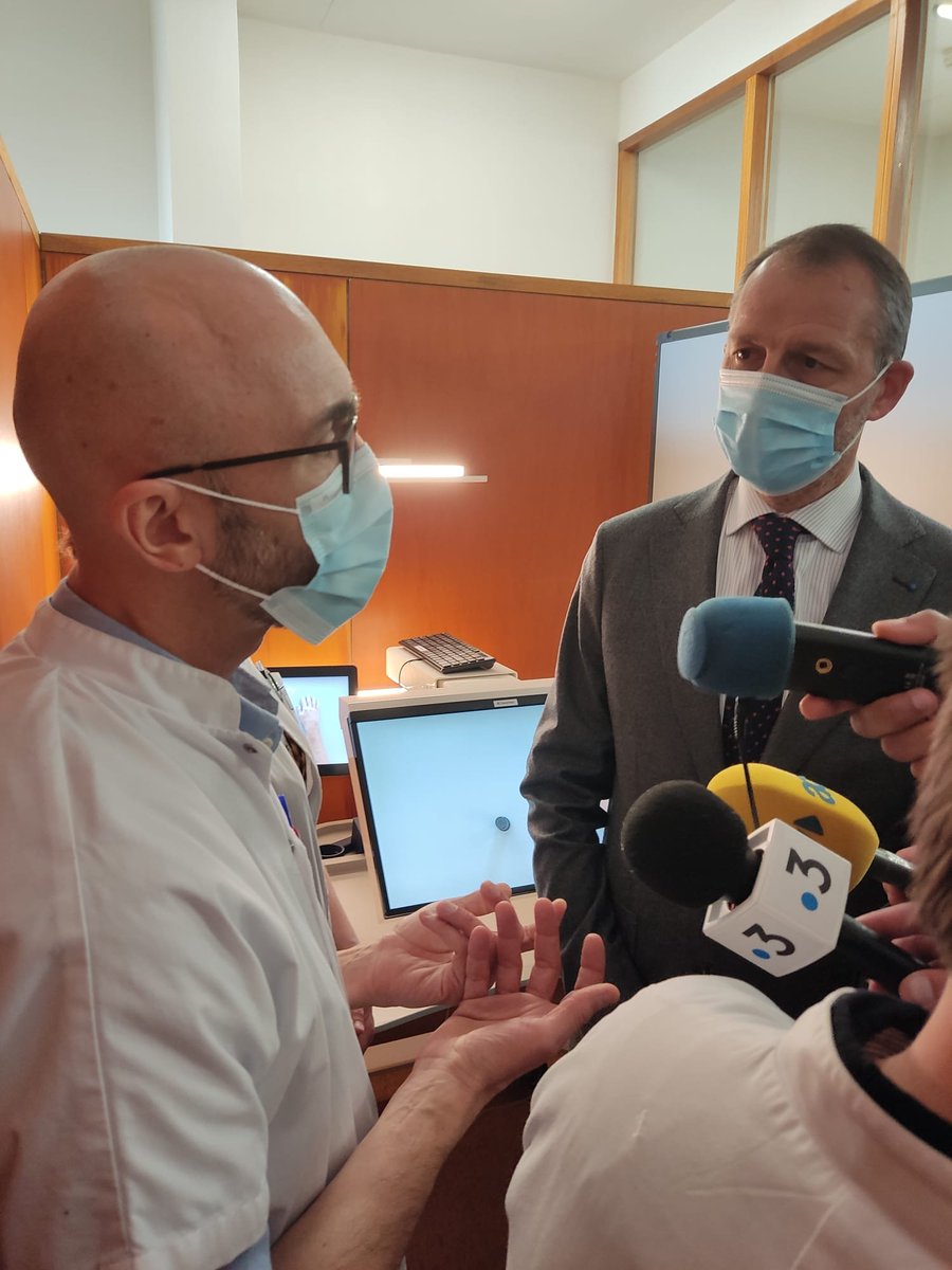 Préfet de la Loire (@prefecture42) on Twitter photo 📸A la suite de la signature du #DGO, le préfet s'est rendu au service de Médecine Physique et de Réadaptation du <a href="/ChuSaintEtienne/">CHU de Saint-Étienne</a> pour rencontrer le personnel de santé et des patients victimes de la route
⚠️Les accidents de la route, ça n'arrive pas qu'aux autres. #SoyezPrudents 📸A la suite de la signature du #DGO, le préfet s'est rendu au service de Médecine Physique et de Réadaptation du <a href="/ChuSaintEtienne/">CHU de Saint-Étienne</a> pour rencontrer le personnel de santé et des patients victimes de la route
⚠️Les accidents de la route, ça n'arrive pas qu'aux autres. #SoyezPrudents