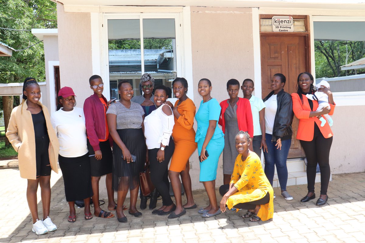 Welcome to week 3 of the #womanfounderaward Training! 
'The first step to crafting a successful #valueproposition is to understand what problem your products or services solve and how this benefits your customers' ~@lmunikah @GiveWork_