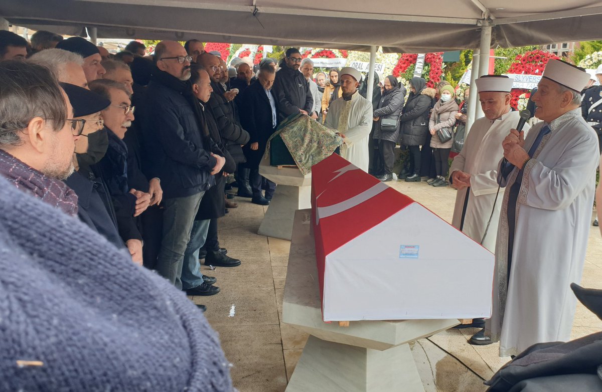 serefoguz's tweet image. ERSİN ARIOĞLU'NA VEDA...
Bilge mühendis, değerli dost, yurtsever işadamı Dr. Ersin Arıoğlu'nu ebediyete uğurladık. Nur içinde yat sevgili ağabey...🤲⚘
#ErsinArıoğlu @YapiMerkezi @BasarArioglu @VahapMunyar @serefoguz