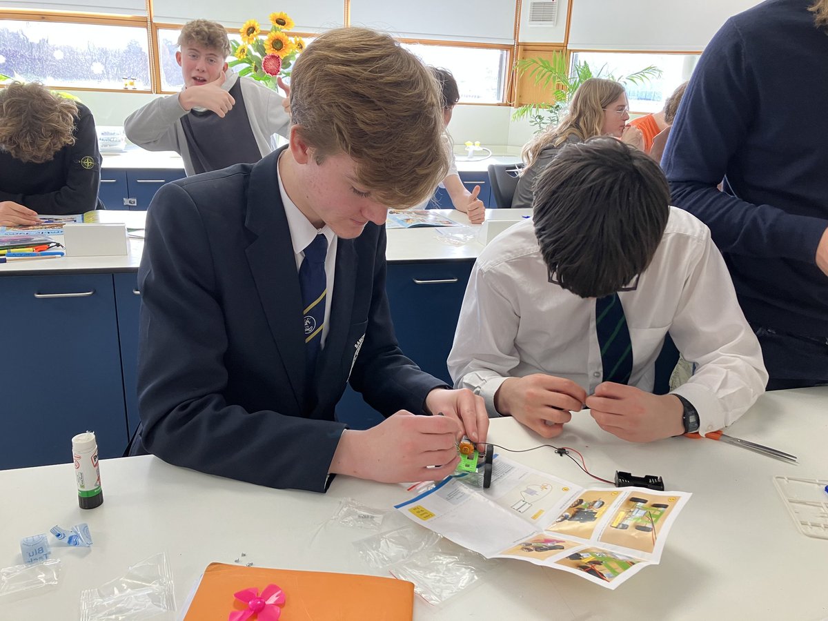 SanctonWood's tweet image. When you&apos;re lucky enough to count a member of The Royal Society of Biology, a Fellow of The Royal Society of Chemistry &amp;amp; a science social influencer &amp;amp; STEM Ambassador as part of your team, you know #STEMWeek2023 is going to be a good one. Read more at sanctonwood.co.uk/2023/03/17/ste…