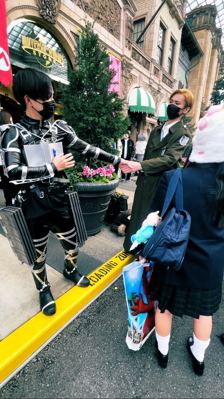 ユニバのパレードを実は楽しみにしてたリヴァイ兵長ww#最強の轟