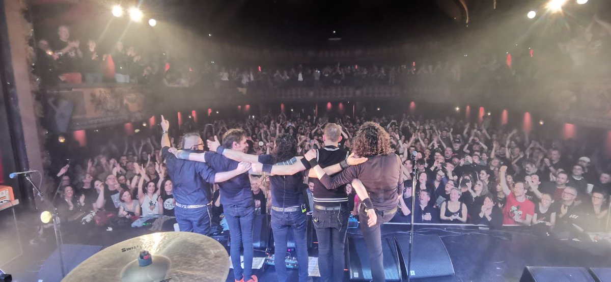 CachemireMusic's tweet photo. Il n’y a pas de mots assez Forts pour vous exprimer ce que l’on ressent…
Quelle chance d’avoir un public comme VOUS ❤️‍🔥❤️‍🔥❤️‍🔥 Merci @LeTrianonParis ❤️
Avec tout notre Amour ❤️❤️💋💋
@RageTourBooking @labelathome @ouifm @daydreammusicfr  @perfectomusicfr @ByZegut https://t.co/M9ZTT3iWhJ