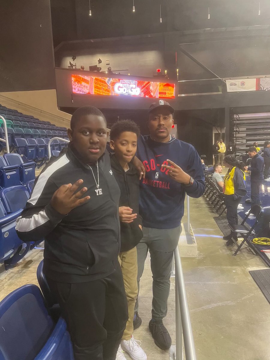 waynec0le's tweet photo. I'm not even from around here but they gave me permission to run it like I'm from ROUND here. Got the #DMV youth behind me.
#THEVoice of the GO-GO
#WARD8 #3DAHARDWAY #MORETHANAREPORTER
🔒🔒🔒🔒🔒🔒🔒🔒🫡🫡🫡 https://t.co/jhmo96cqOX