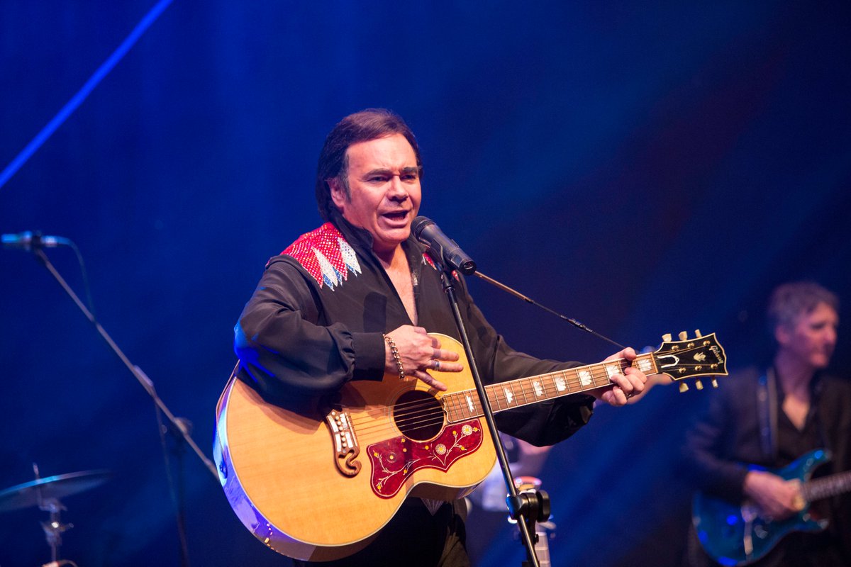 ahttw's tweet photo. We invite you to celebrate the life and work of Neil Diamond with Sweet Caroline! The show comes to the Assembly Hall on Sunday 21 May for one special evening for a musical journey celebrating 50 years of some of the greatest songs ever written. Tickets at https://t.co/bg7BxqW2B4 https://t.co/qAvNQ2QfcY