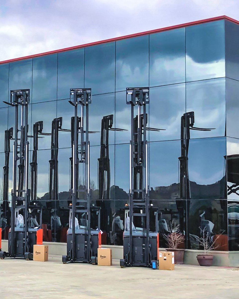 Gracias a todo nuestro equipo por hacer posible esta exitosa entrega y gracias a nuestro cliente por confiar en nosotros como su proveedor de maquinaria. ¡Seguiremos trabajando duro para cumplir y superar sus expectativas en el futuro!  #clientesatisfecho #cmayor