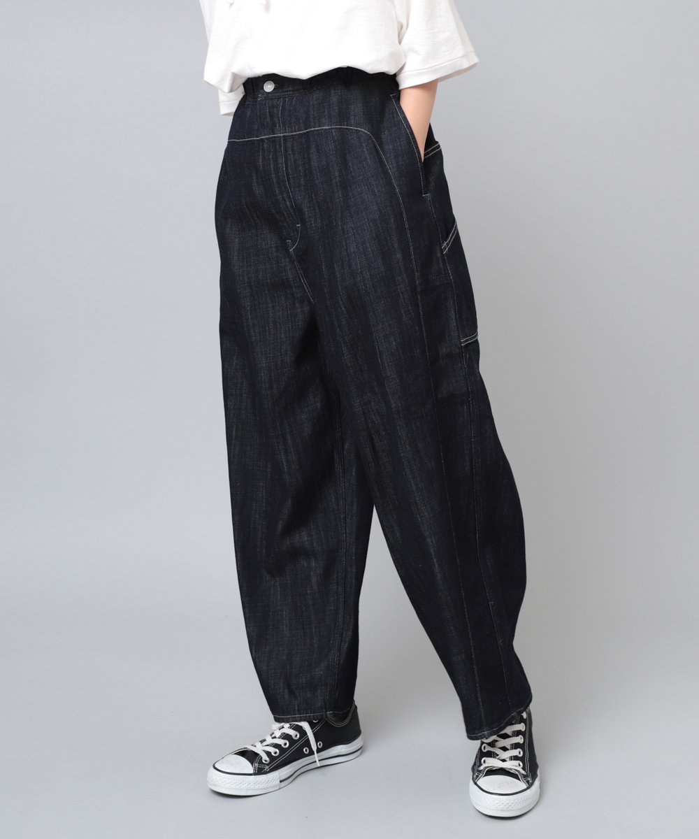 RNA_NetShop's tweet photo. ” ぐるっとくり抜いたような ”
切替ラインが特徴のデニム 👖

気になる腰回りやお尻もカバーする
360°シルエットがきれいなアイテムです💡

item check👇”
https://t.co/8TkrIBwHtN

#URCH #デニム #パンツ https://t.co/yorCHu0PXY