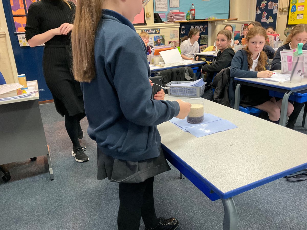 Vernon56KS2's tweet photo. UKS2 are making scientific observations this morning. Ask us us what chemical reactions we observed and why this happened! #VPPScience https://t.co/JChm4UREIx