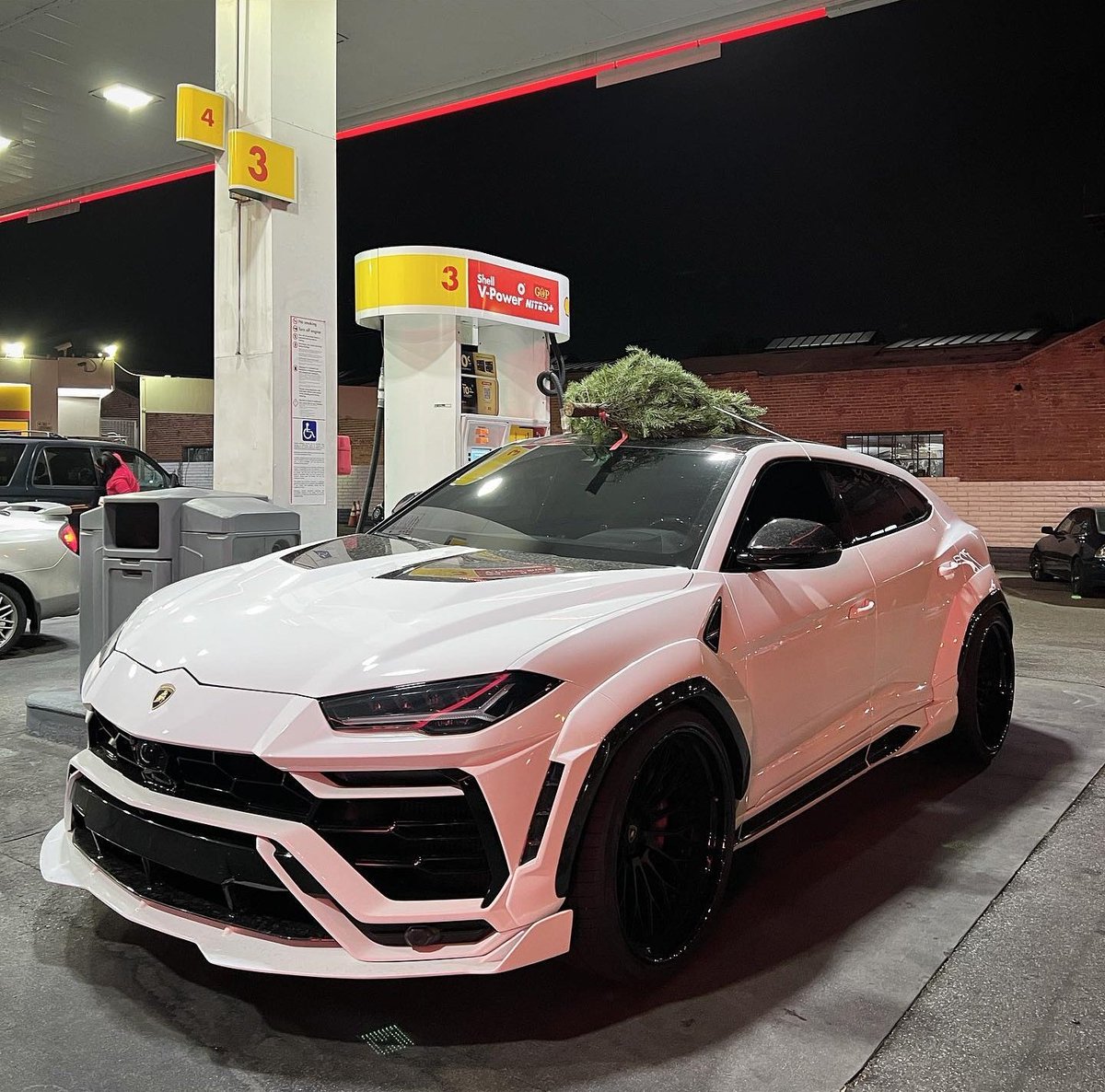 800HP Widebody Lamborghini 
U R U S