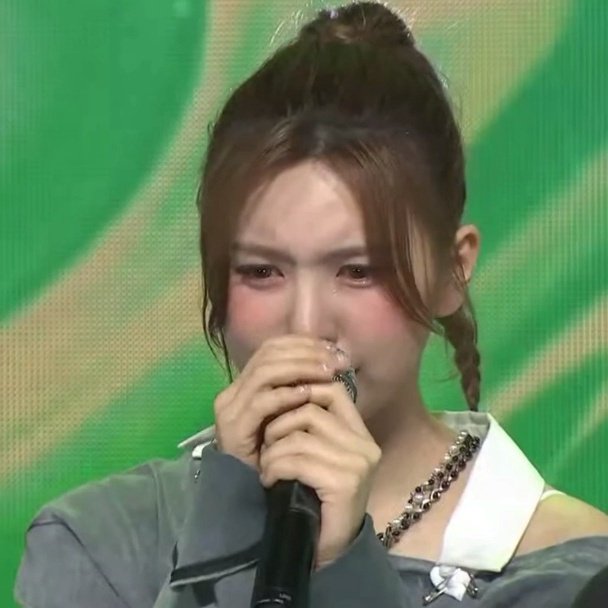 NiziUmemes's tweet photo. Seeing Bae and Sullyoon cry makes me emotional as well especially knowing just how much our girls have been through 😭

NMIXX FIRST WIN
#LoveMeLikeThis1stWin
#NMIXX1stWin https://t.co/2yqzX2A9ZC