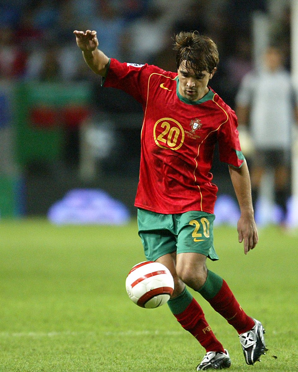 selecaoportugal's tweet photo. Duas lendas, dois dos médios mais talentosos da Seleção de todos nós. Neste dia, em 2003, Deco e Maniche estreavam-se pela Seleção A! 👏🇵🇹 #VesteABandeira

Two legends, two of our most talented midfielders. In 2003, Deco and Maniche earned their 1st cap for the National Team! 👏 https://t.co/vyNcEjBvI4