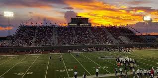 Huge shout out to @PearlandOilers for becoming the newest members of the @CoachComm #XSystemRevolution! #CoachingHeadsets #XTuesday