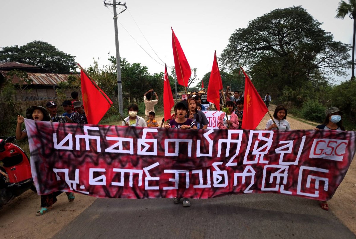 PVamplify's tweet photo. On March 27, strike committees from Wetlet, Depayin & Ayadaw in Sagaing, jointly marched a really to protest agnst #Myanmar junta w/ banners reads “Demolish fascist army, Welcome new society”, “Reject fascist’s election, Bravely walk the Federal Road” 👉 https://t.co/axIBtlz7Pl https://t.co/iJ32G5YkhL