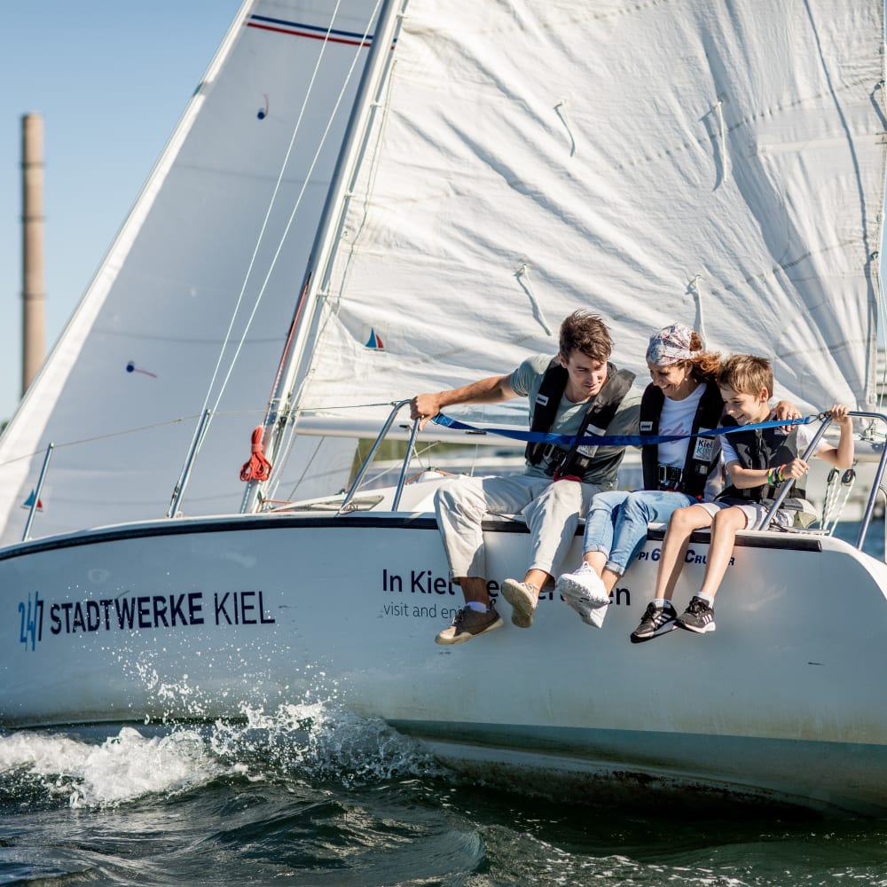 Leinen Los! Der Buchungsstart für die Einzelkurse im #Segelcamp beginnt am Donnerstag, 30.03., ab 9 Uhr! Alle Kurse können online unter segelcamp-kiel.de, gebucht werden. @StadtwerkeKiel @stadt_kiel presse.kiel-marketing.de/pressreleases/…