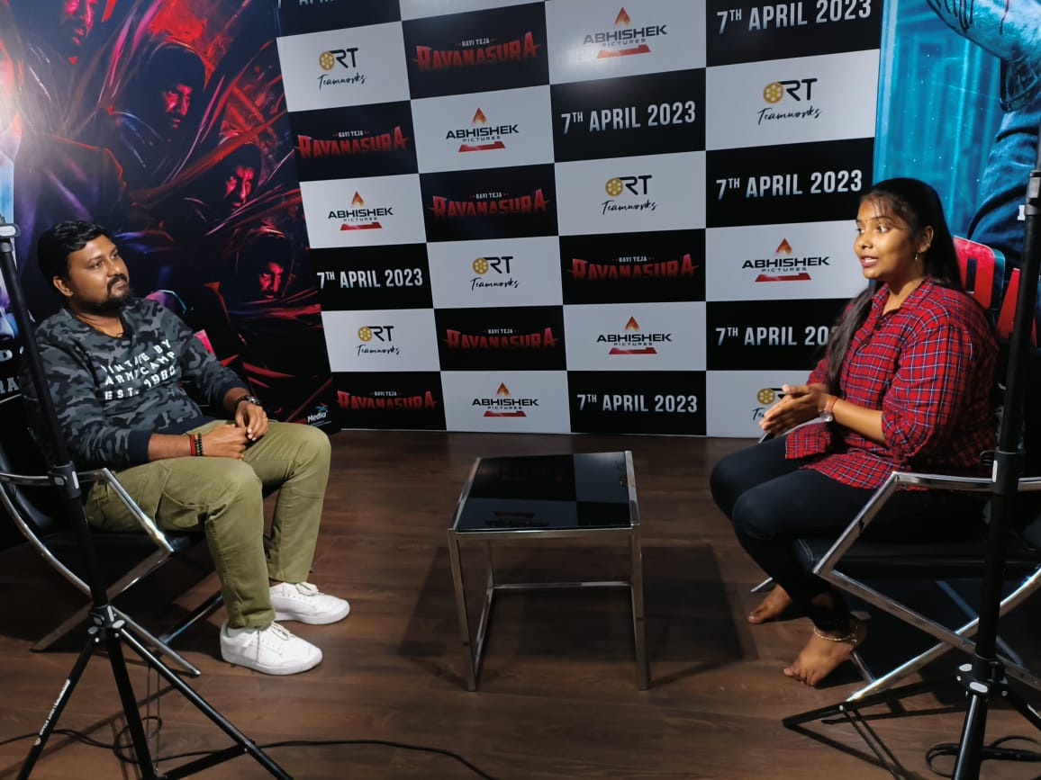 wareymedia's tweet image. Talented music director @rameemusic shares exciting things about #Ravanasura with @tfpcin @iDreamMedia #FridayPoster &amp;amp; @FilmNagarTalks. 😍✨

Full interviews to be aired 🔜 💥

#RavanasuraOnApril7
@RaviTeja_offl @iamSushanthA @sudheerkvarma @AbhishekPicture @RTTeamWorks