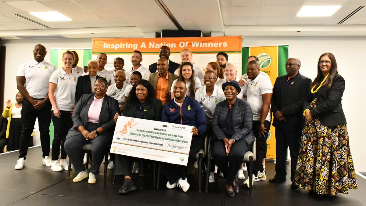 DSAC honours the #MomentumProteas with incentives, owing to their World Cup performance

All the details 🔗 bit.ly/3nsqWwW

#AlwaysRising #BePartOfIt