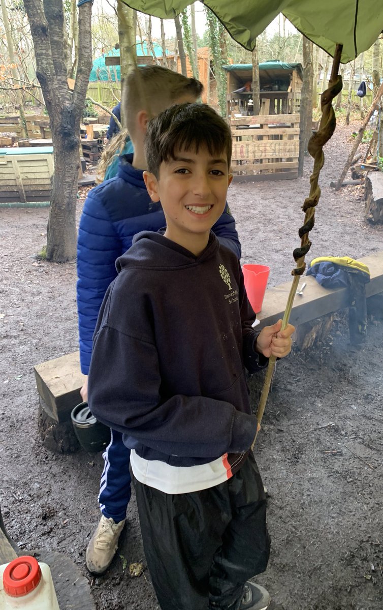 DanesfieldFS's tweet image. Stew and bread making with the epic Y6 for DT 🇿🇦 stylee 🍲🍞#learninginaction #cookoutside @DanesfieldSchl @DanesfieldY6