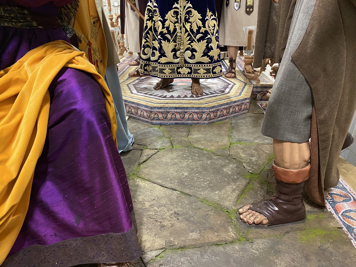 HdadPasionJerez's tweet photo. Estrenos 2023

En la antesala de un nuevo Domingo de Ramos queremos presentar el nuevo suelo del Paso de Ntro. Padre Jesús de Pasión, obra del artista jerezano Manolo Salado Argudo. https://t.co/UDn2NzSyFI