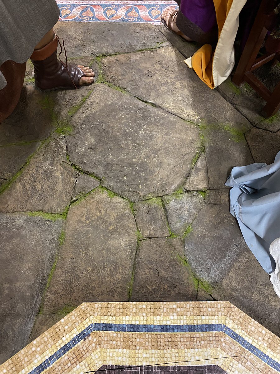 HdadPasionJerez's tweet photo. Estrenos 2023

En la antesala de un nuevo Domingo de Ramos queremos presentar el nuevo suelo del Paso de Ntro. Padre Jesús de Pasión, obra del artista jerezano Manolo Salado Argudo. https://t.co/UDn2NzSyFI