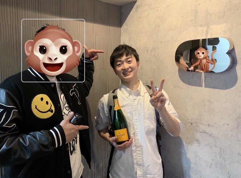 DB_casino_'s tweet photo. なんと！
#NINETHREE のオーナーくすみ様から
シャンパンと歳の数だけテキーラ頂きました！😭✨
はせたいおめでとう🎊

お祝いありがとうございます☺️

そして、とりあえずは10杯一気にごちそうさまです！🥃

まだまだトナメ参加者、お祝い人
募集中☺️

もちろん恒例のバウンティありますよ😏

#poker https://t.co/CgFR8gik1L
