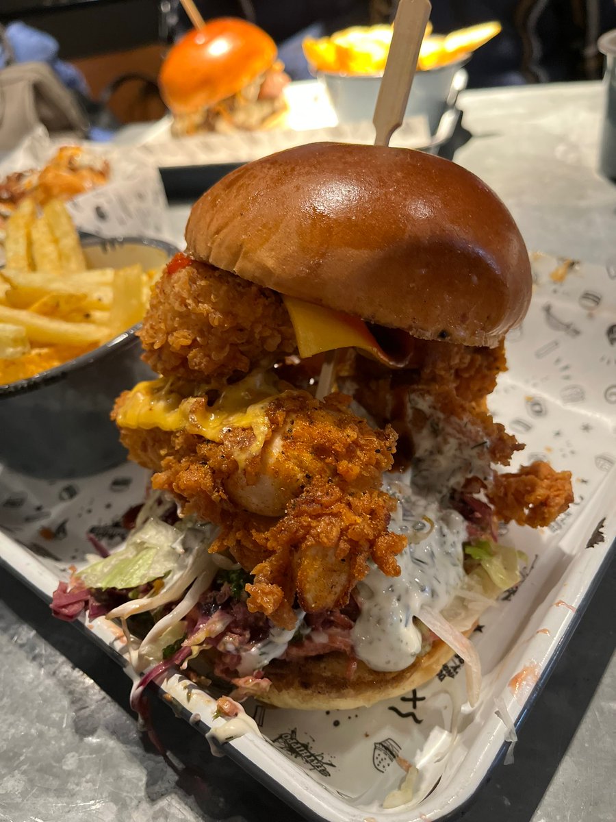 StevieReviews's tweet photo. Amazing burger โฆ@fathippofoodโฉ ๐๐
#food #burger #boldstreet #fathippo https://t.co/JXnbOAhILd