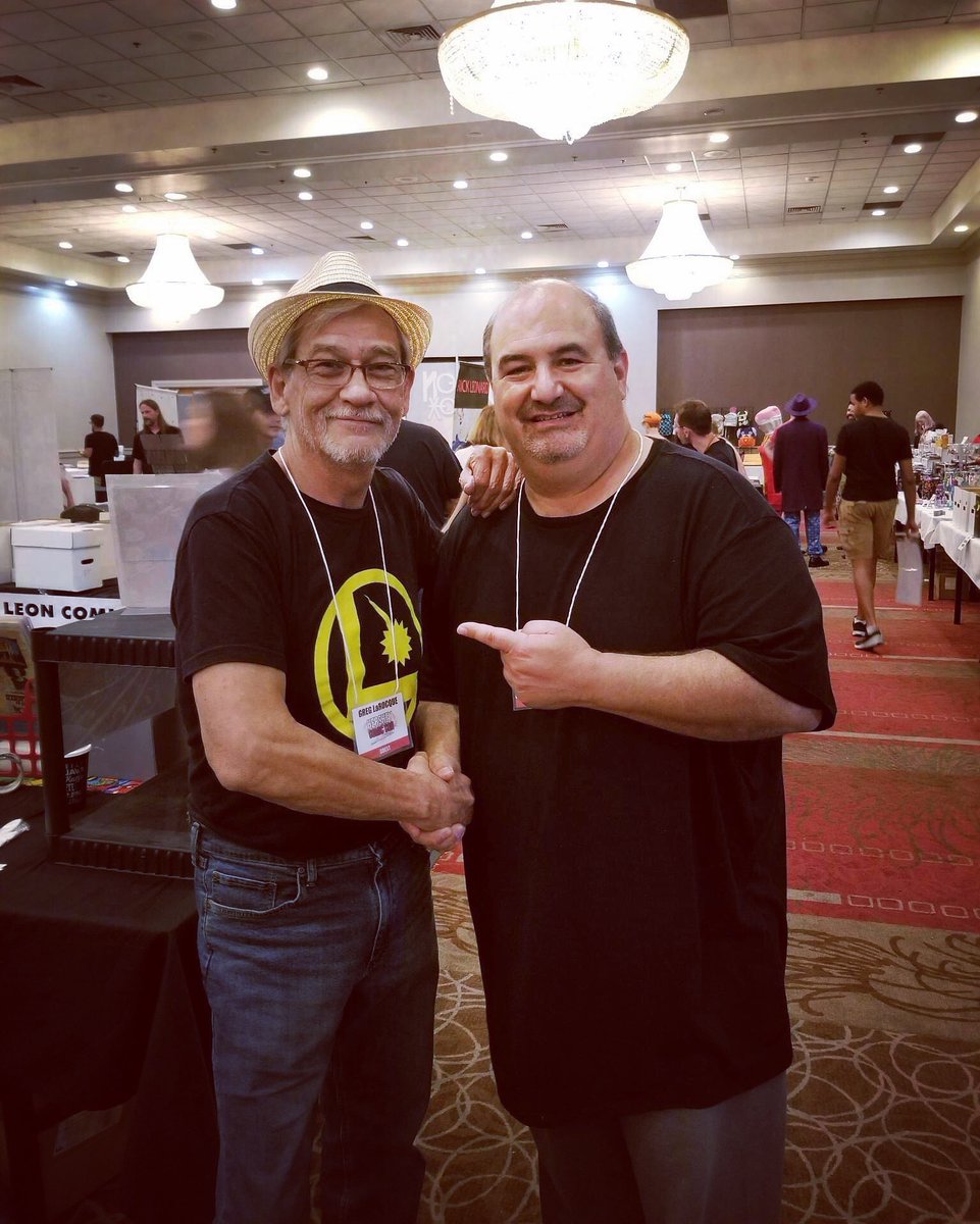 Here’s a great snapshot of Flash and Legion of Super-Heroes artist Greg LaRocque and our guy, Joe Figured, who makes this con happen. 
 
#comiccon #comic #con #legionofsuperheroes #theflash #comicartist #comiclovers  #greglarocque #hersheypa #hersheycomiccon