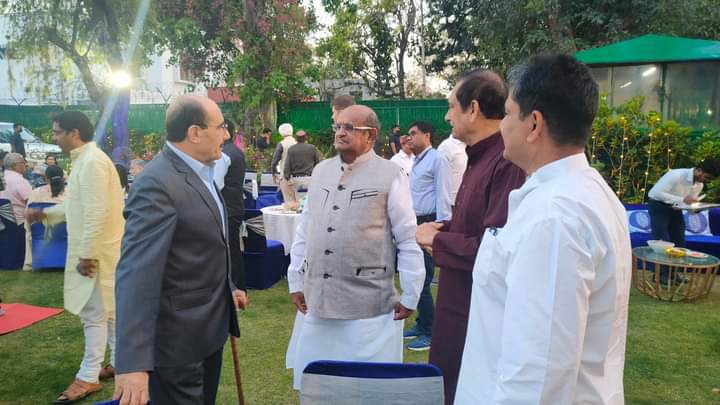 kaifee4u's tweet photo. खगड़िया लोकसभा क्षेत्र के सांसद चौधरी महबूब अली कैसर साहब ने लोकसभा साथी सांसद कुँवर दानिश अली द्वारा आयोजित इफ्तार पार्टी में शरिक हुआ मौके पर देश के राजनीती के नामचिन हस्तिया उपस्थित थे |
@PashupatiParas @princerajpaswan @mehboob_kaiser @BJP4India @YusufRJD @THEBOSSNEWS https://t.co/8OvtrfCZNZ