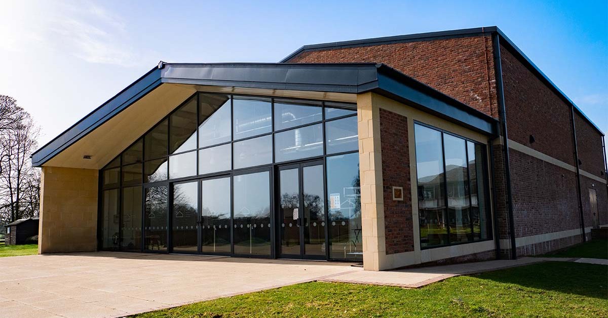 Vacancy - Theatre Events Manager 

We are looking for an Events Manager to join our team and help us to deliver our vision of community-focused, innovative, and exciting arts programming. 🎭

🔗 Find out more:
theholroydtheatre.co.uk/theatre-events…