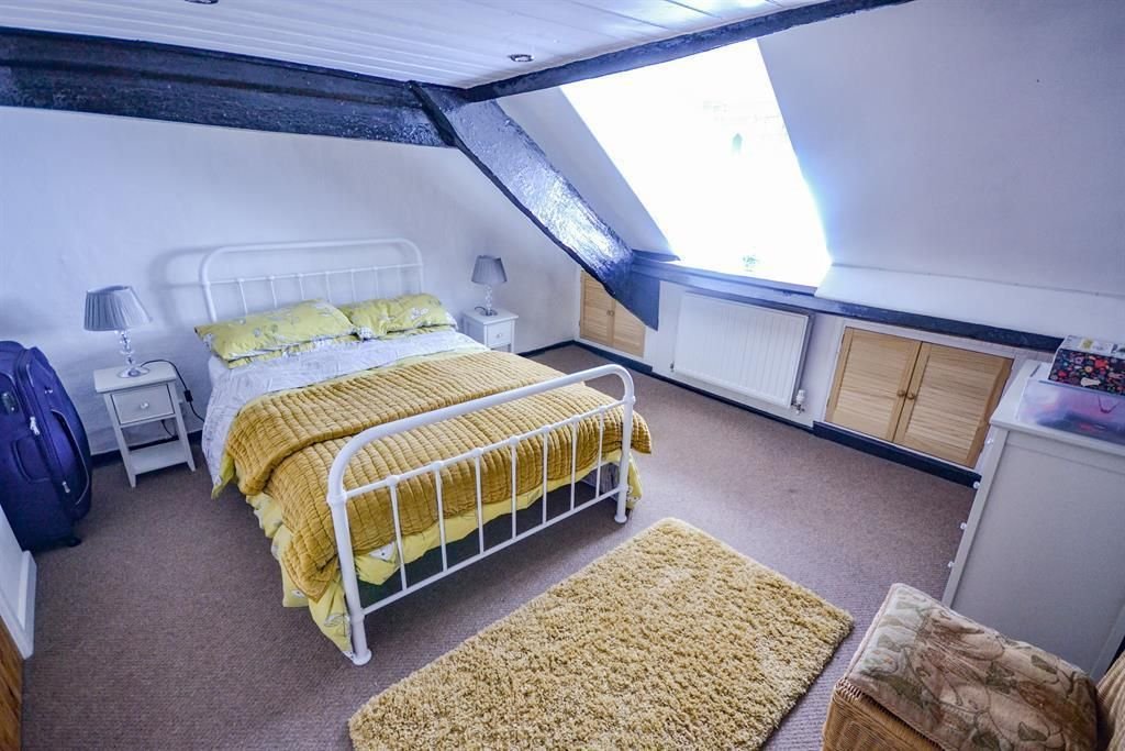 HuntersExeter's tweet photo. 🏡 PROPERTY OF THE WEEK 🏡
3 bed terraced house for sale!
Stunning characterful cottage positioned a stones throw from the estuary. The property is being offered WITHOUT A CHAIN.
Call 01392 340130 to arrange a viewing.
https://t.co/6D8yeTIKUY
#exeter #topsham #chainfree https://t.co/D2HchWN8NV