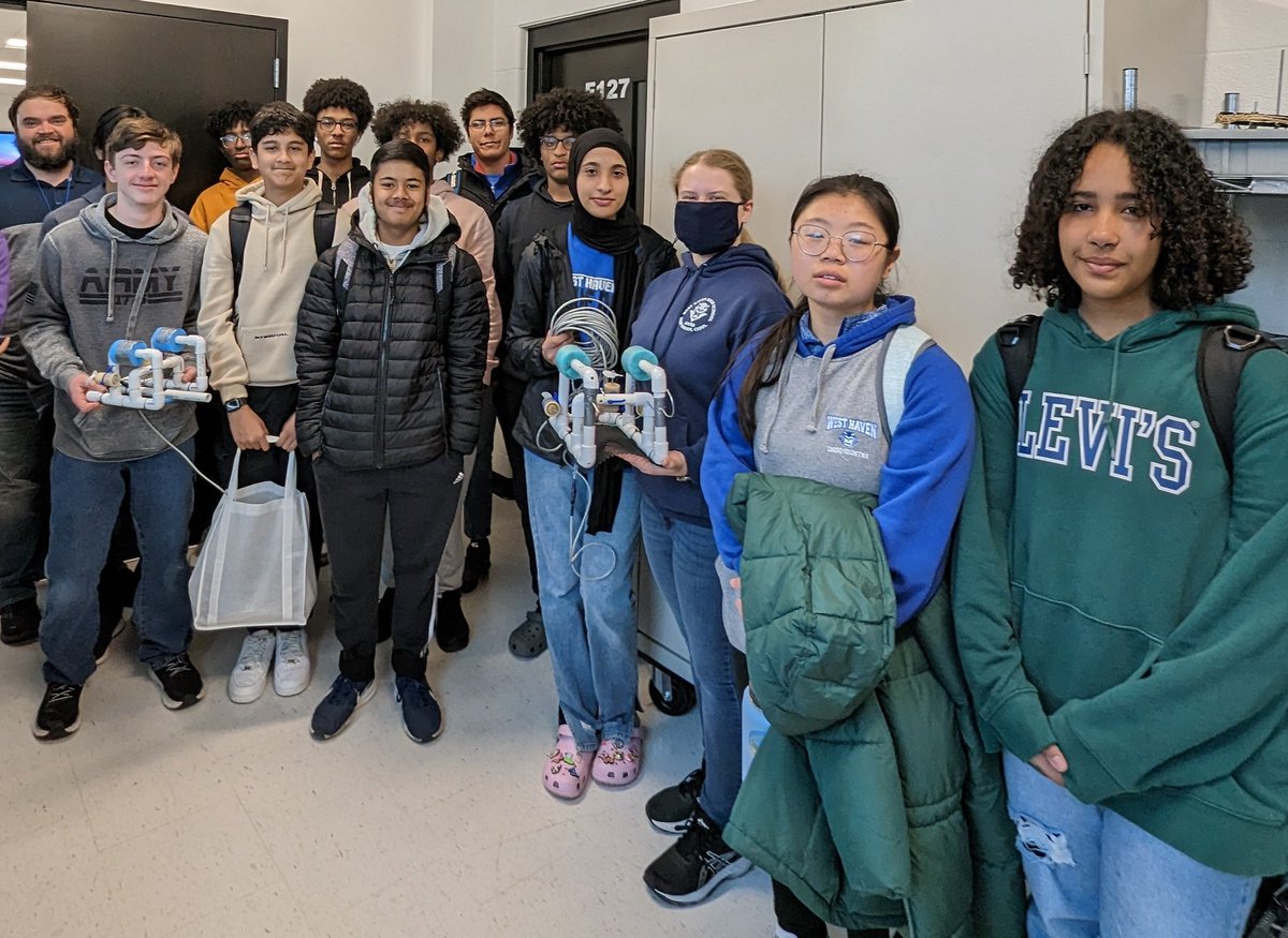RamblingsLMS's tweet photo. Good luck to my son and the @whschools #thisiswhhs Underwater Robotics Team, Coach Mr. P., and their bots Swamp Devil and Devil Ray as they travel to Waterford today! #teammom https://t.co/ut6HCHSzx3