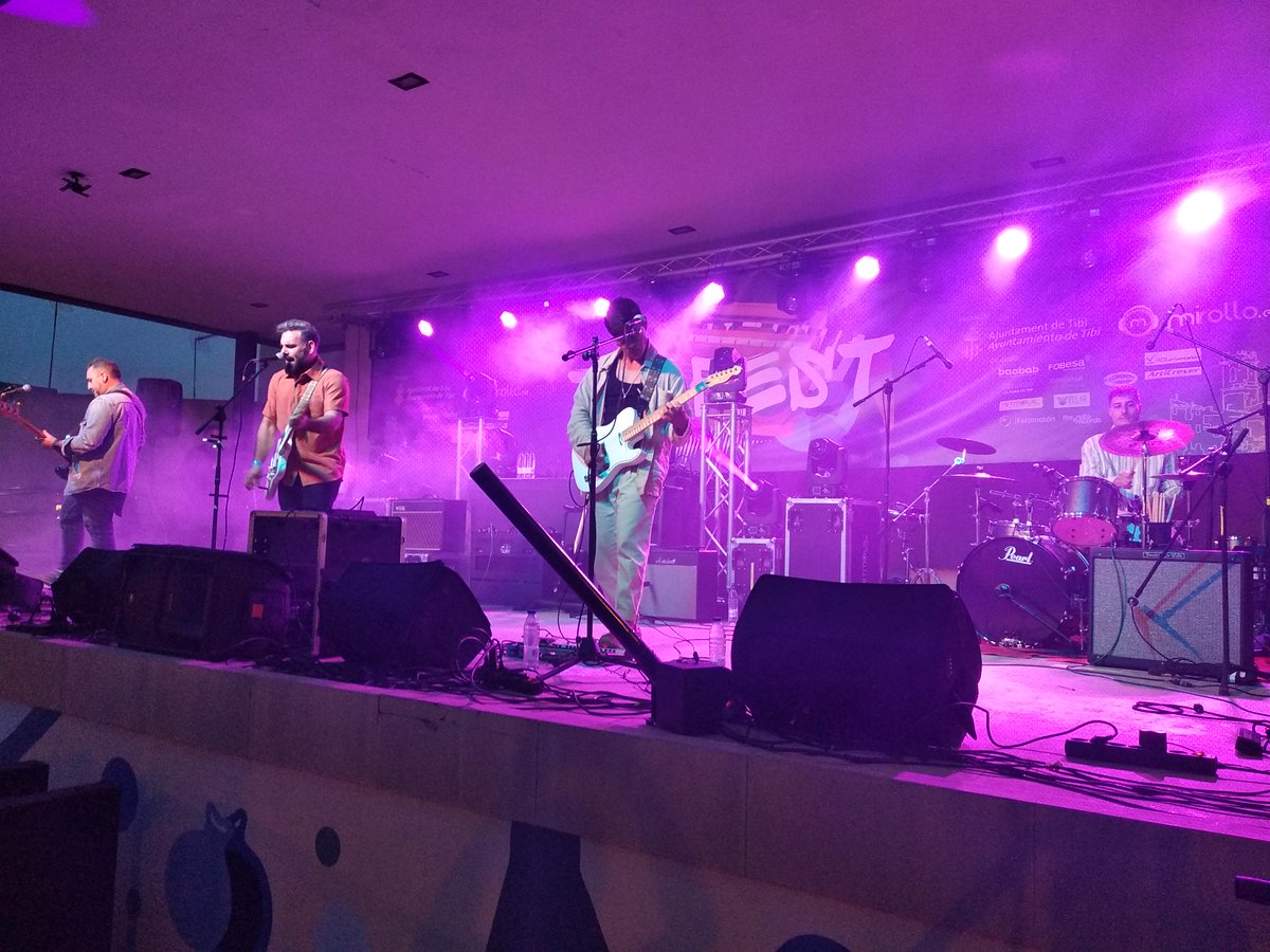 Buenas tardes, indiefamily. Empezamos la tarde del miércoles con la crónica del I Concurso de Bandas de <a href="/mirolloes/">MiRollo</a> en el <a href="/tibifest/">TibiFest</a> y con bandazas como <a href="/CrazyTimesMusic/">C r a z y T i m e s</a>, L.Y.S y <a href="/NImpares/">Números_Impares</a> 

alacant-indie.blogspot.com/2023/03/cronic…