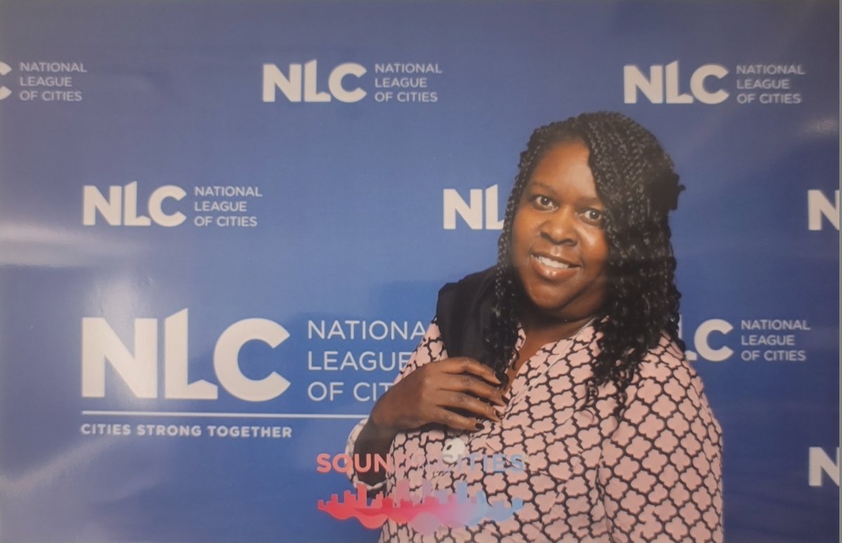 ChrelleBooker's tweet photo. #WomensHistoryMonth – Day 29
Finished my trip #washingtondc @capitol meeting with #northcarolina Senator/Congressman @SenTedBuddNC and @RepEdwards. #LeagueOfCities #tryonnc #CitiesSummit #ElectWomen #mayorprotem #womeningovernment #pantsuitnation #charlotte   #winwithblackwomen https://t.co/jit5Oc2dau