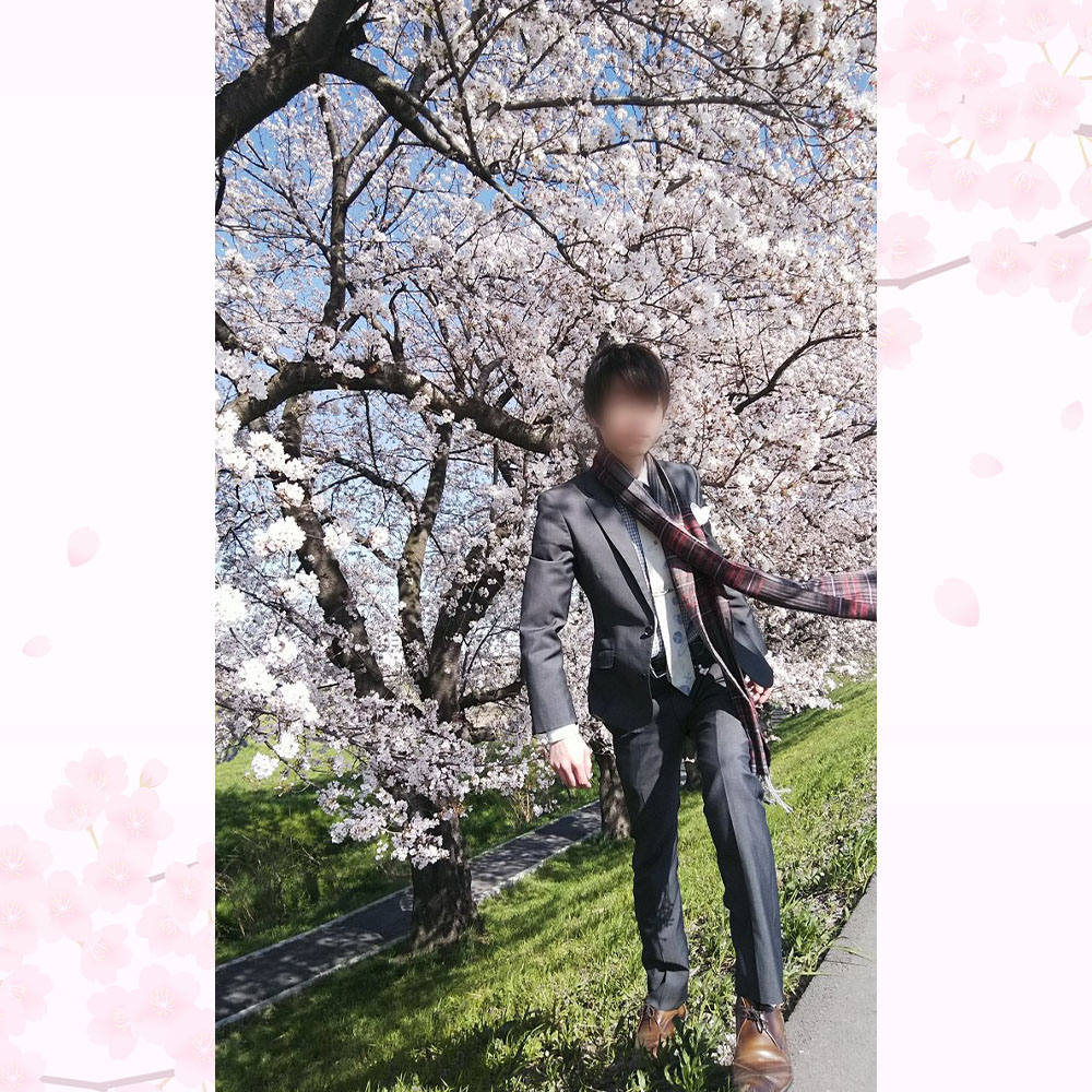 konomuraZ's tweet image. インスタ再掲第5弾。
スーツと桜。

#そうだスーツ着よう
#drawingreference