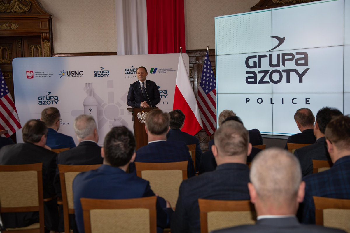 Grupa_Azoty's tweet photo. 💬 Wiceprezes #GrupaAzoty S.A., Prezes Zarządu @AzotyPolice Mariusz Grab: Instalacja testowego reaktora w technologii MMR® da nam odpowiedź, czy mogą one skutecznie zasilać polski przemysł chemiczny i czy jesteśmy w stanie aplikować takie rozwiązania w szerszej perspektywie. https://t.co/K4fdj4XiCh