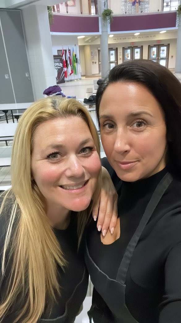 RachelCha9's tweet photo. The chaplaincy team @niagaracatholic @Mamabearboyer organized an excellent staff Lenten Faith Formation. Thank you Chris Beatty and his students @SaintMichaelCHS for hosting a delicious dinner. A night full of faith discussions, laughs and good food! #FoodBringsPeopleTogether https://t.co/dS01PBlIxr